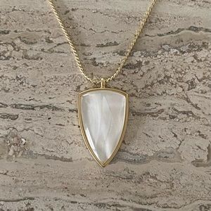 💐HOST PICK💐 NWT Lucky Brand Mother of Pearl Pendant